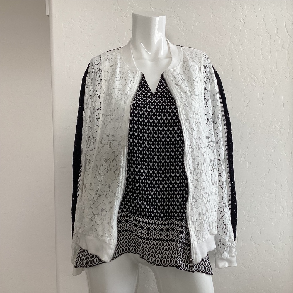 J. Jill women’s black/white blouse, size L, short sleeves, 100% rayon - Picture 10 of 11